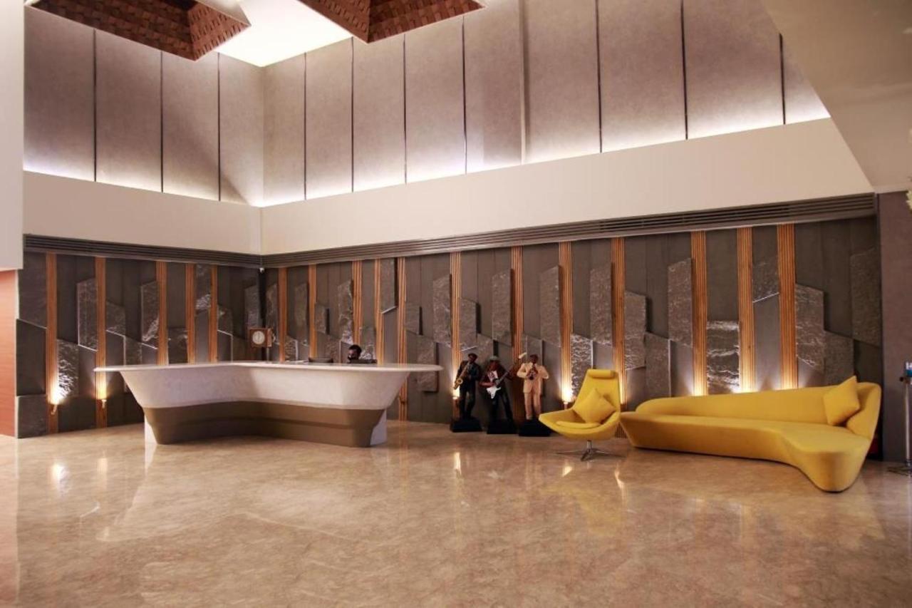 Udman Hotel Greater Noida Esterno foto