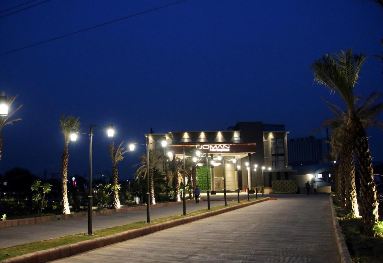 Udman Hotel Greater Noida Esterno foto
